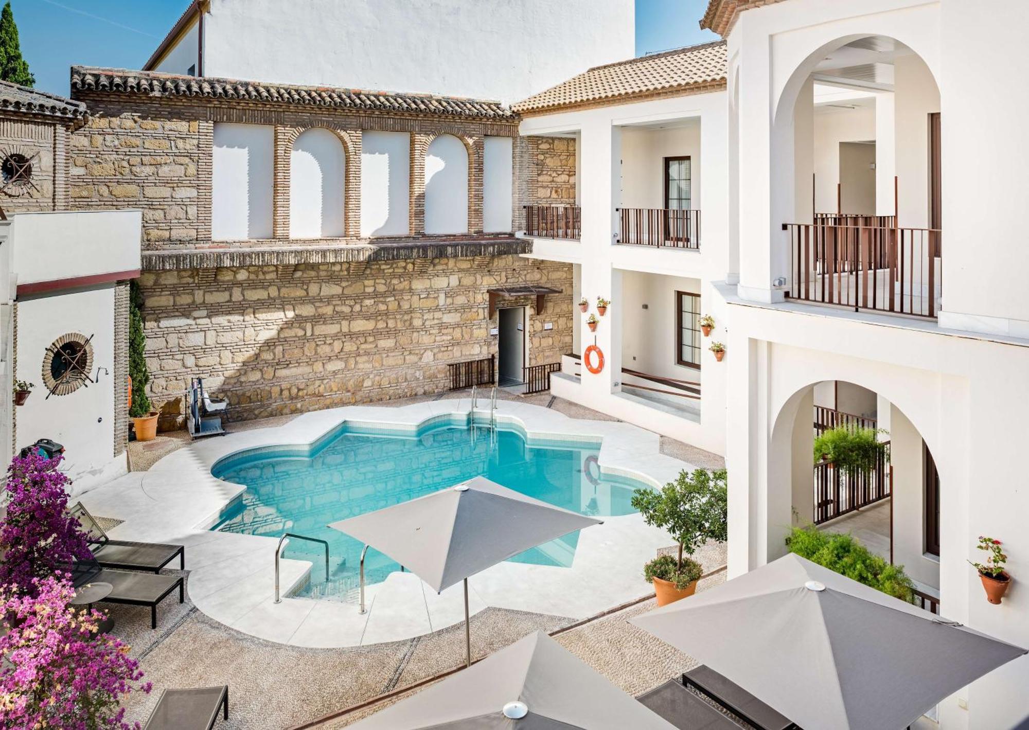 Nh Collection Amistad Cordoba Luaran gambar